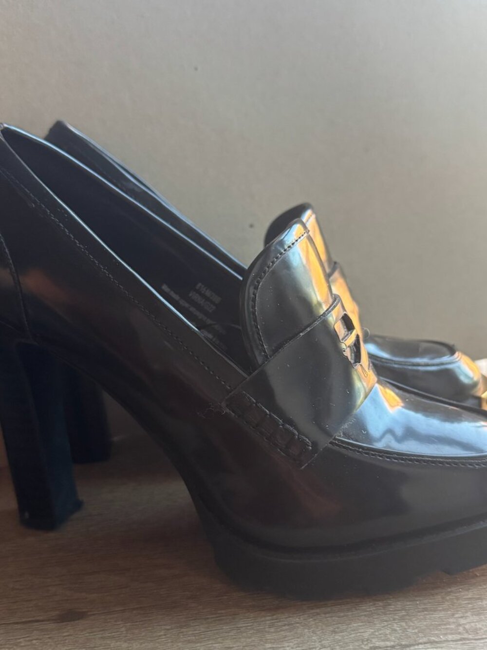 Karl Lagerfeld Virna High Heel Logo Cutout LugSole Loafer NWT Women’s-Size 8 1/2 - Picture 2 of 4